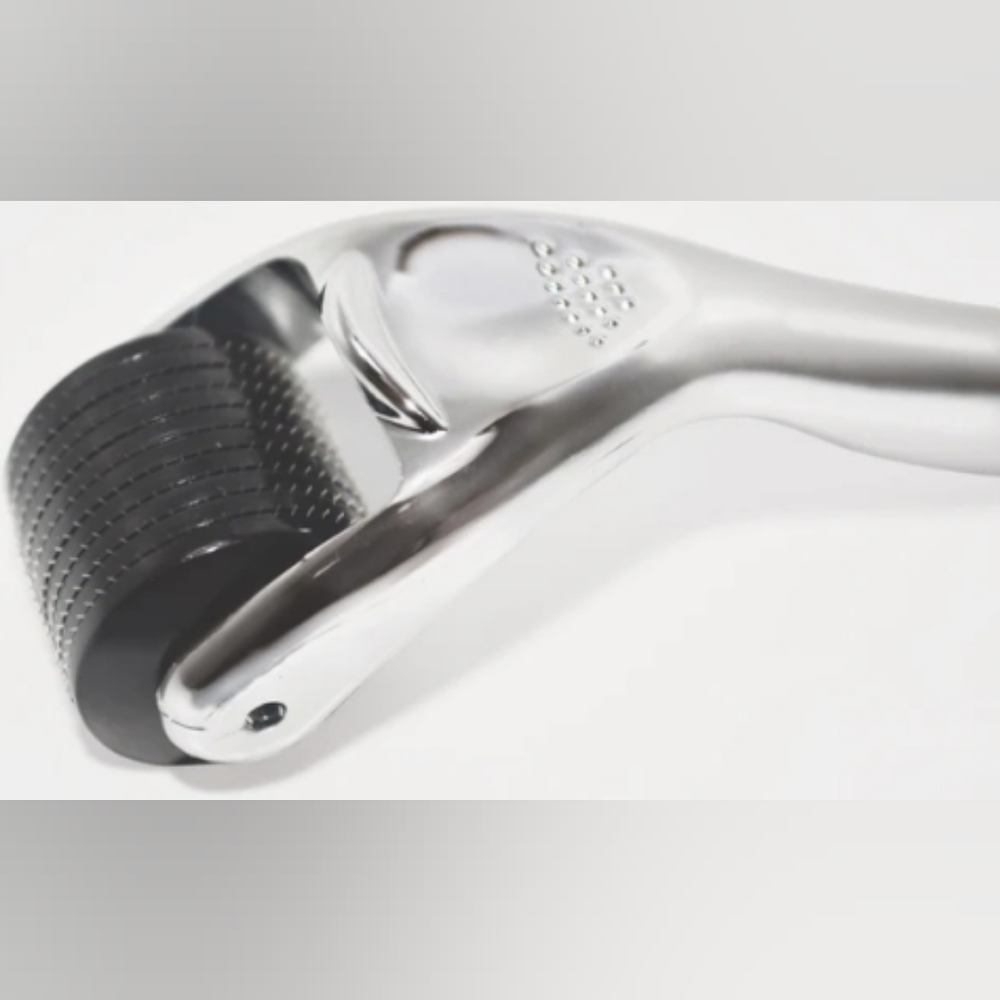 Beauty by ORA Silver Deluxe Microneedle Roller (0.25mm), One Skincare Tool - Picture 3 of 13